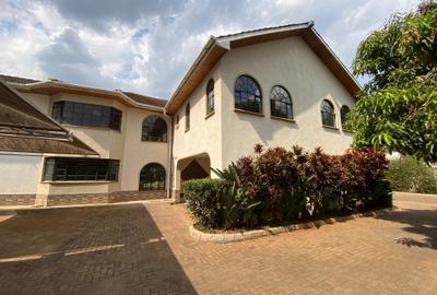 5 Bed Townhouse with En Suite in Nyari - 3