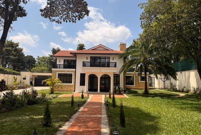 6 Bed House with En Suite in Runda