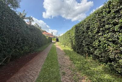 5 Bed Townhouse with En Suite in Nyari