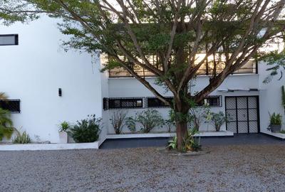 4 Bed House with En Suite in Watamu - 2