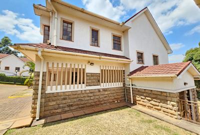 4 Bed House with En Suite in Rosslyn