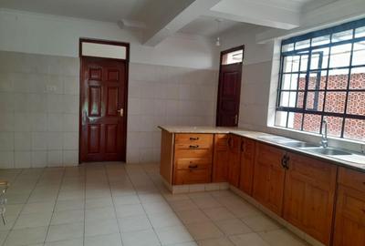 5 Bed House with En Suite in Karen - 4