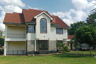 5 Bed House with En Suite in Runda