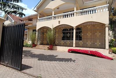 5 Bed Townhouse with En Suite in Lavington