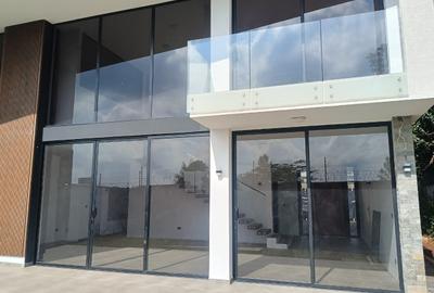4 Bed Townhouse with En Suite at Paradise Lost - 2