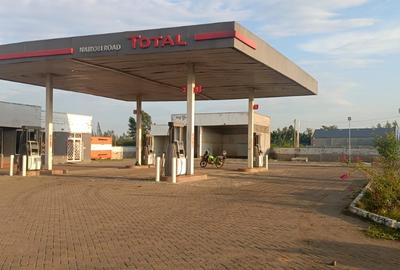 6 Bed House with Borehole at Nyamasaria