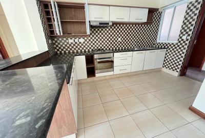 3 Bed Apartment with En Suite in Kileleshwa - 4