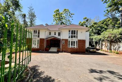 5 Bed Townhouse with Staff Quarters in Rosslyn