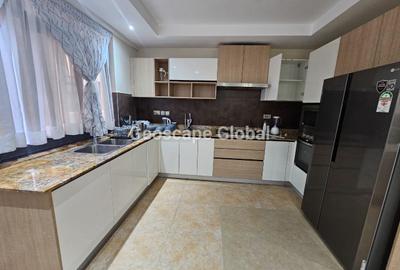 Furnished 4 Bed Apartment with En Suite in Riverside