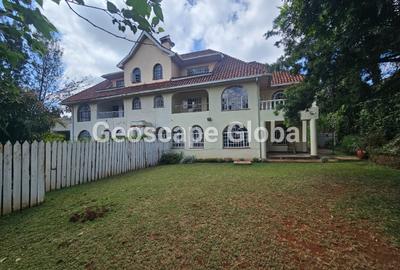 4 Bed House with En Suite in Runda