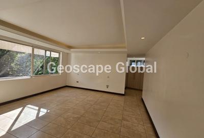 3 Bed Apartment with En Suite in Spring Valley