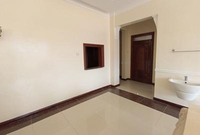4 Bed Apartment with En Suite at Kilimani Estate Nairobi