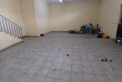 8,000 ft² Warehouse with Parking in Industrial Area - 2