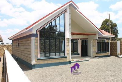 4 Bed House with En Suite at Merisho Road - 2