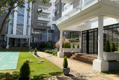 3 Bed Apartment with En Suite in Lavington