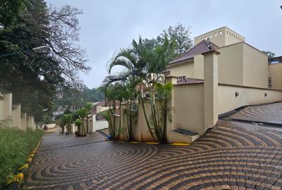 4 Bed Villa with En Suite in Kyuna - 4