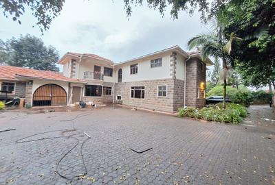 5 Bed Townhouse with En Suite at Kitusuru Road