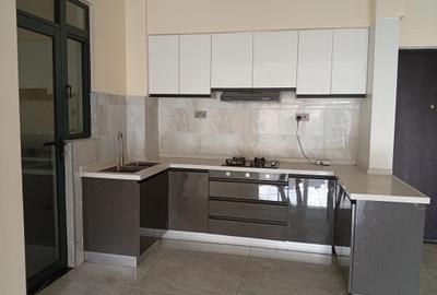 2 Bed Apartment with En Suite in Lavington - 4