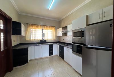 2 Bed Apartment with En Suite at Raphta Road - 3