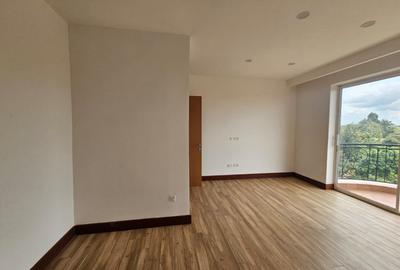 3 Bed Apartment with En Suite in Spring Valley
