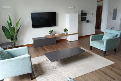 Serviced 2 Bed Apartment with En Suite at Isk