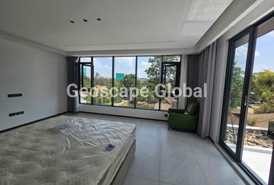 5 Bed Townhouse with En Suite in Lavington - 2