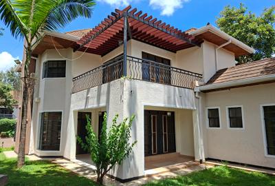 4 Bed Townhouse with En Suite at Off Kiambu Rd - 2