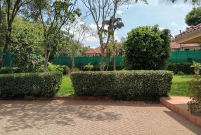 4 Bed House with En Suite in Lavington