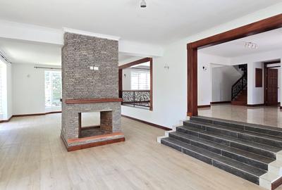 5 Bed Townhouse with En Suite at Lone Tree - 2