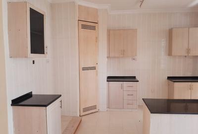 Serviced 3 Bed Apartment with En Suite in Kileleshwa