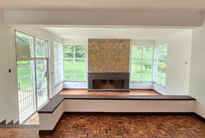 4 Bed House with En Suite in Runda - 2