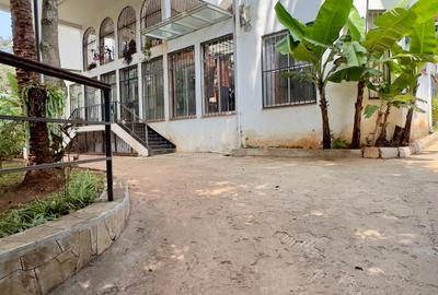 Serviced 2 Bed Apartment with En Suite at Nyari - 4