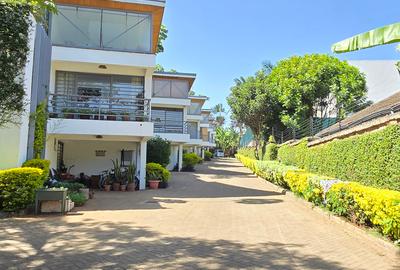 4 Bed Townhouse with En Suite at Elmolo Maji Mazuri