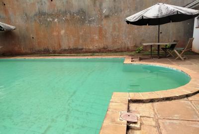 4 Bed House with En Suite in Spring Valley