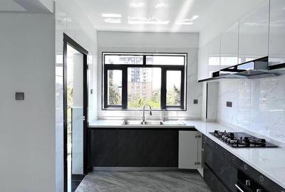 3 Bed Apartment with En Suite at Othaya Road - 4