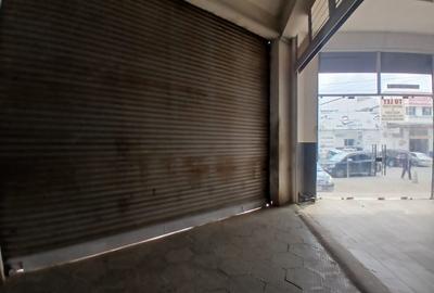 5,500 ft² Warehouse with Backup Generator in Industrial Area - 3