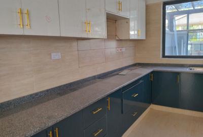 4 Bed Townhouse with En Suite in Lavington - 2