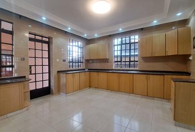 5 Bed Townhouse with En Suite at Chalbi Drive