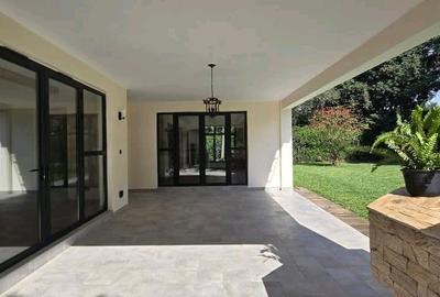 5 Bed House with En Suite in Runda - 3