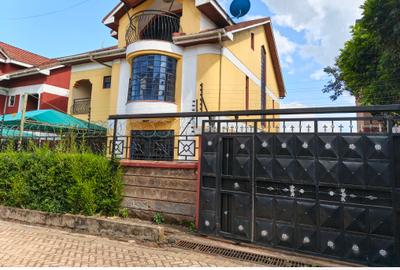 6 Bed House with En Suite at Trinity Petrol Station