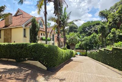 5 Bed Townhouse with En Suite at Lavington