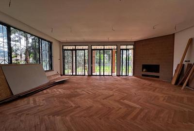 5 Bed House with En Suite at Runda