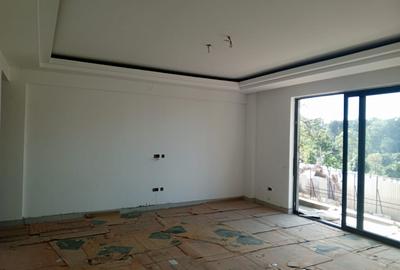 3 Bed Apartment with En Suite in Brookside - 2