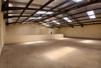 7,200 ft² Warehouse with Parking in Ruaraka - 3