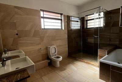 3 Bed Apartment with En Suite at Parklands - 2