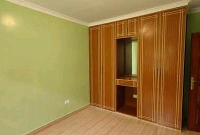 3 Bed Townhouse with Walk In Closet in Karen