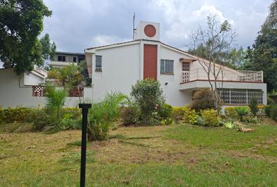 5,000 ft² Commercial Property with Backup Generator at Off Un Crescent - 2