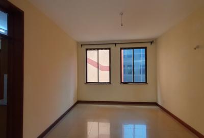 4 Bed Apartment with En Suite in Parklands - 2