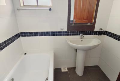 2 Bed Apartment with En Suite in Riverside