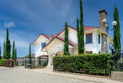 4 Bed Villa with En Suite at Green Park